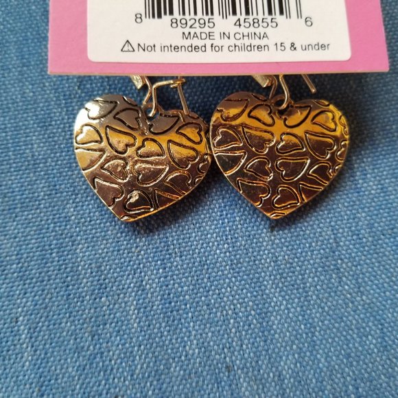 Betsey Johnson Holiday Christmas Heart Earrings - NWT - Picture 2 of 9